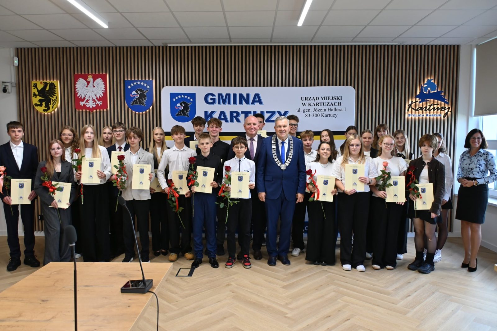 27 uczniów otrzymało Stypendia Burmistrza Kartuz za wyniki w nauce